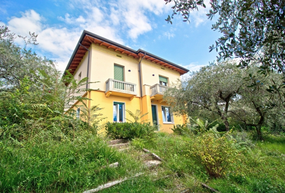 FullyDetachedVilla - Sale - Brescia, Lake Garda - Gardone Riviera, Lake Garda