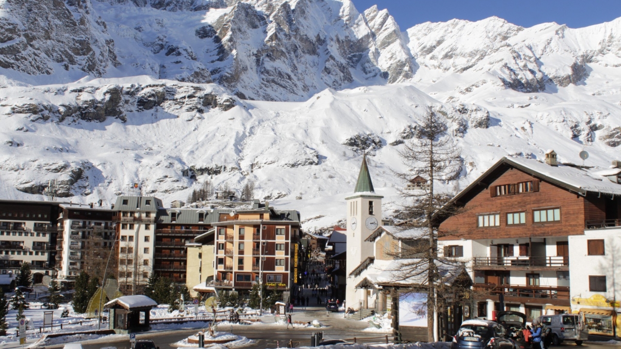 Sale - Apartment - Aosta - Cervinia