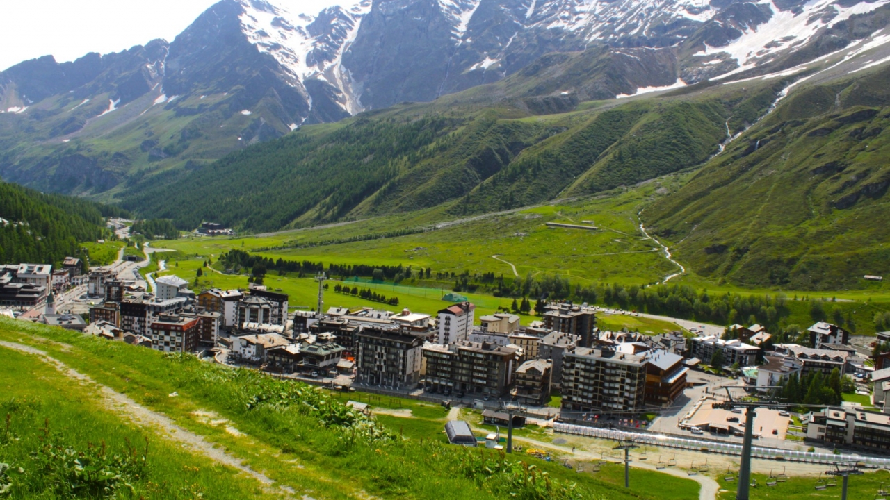 Sale - Apartment - Aosta - Cervinia