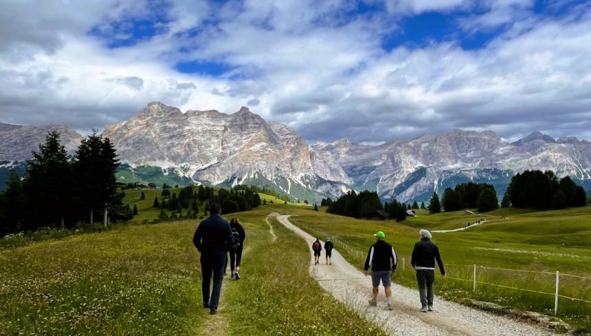 ​Why walking in the mountains is beneficial to a human body