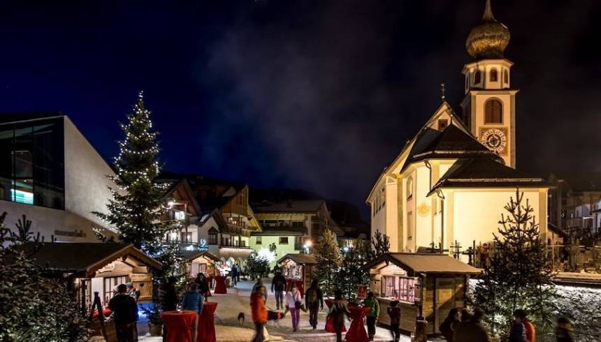 The Christmas markets in Alta Badia are characterised by peacefulness, Ladin culture and tradition The Christmas markets in Alta Badia are characterised by peacefulness, Ladin culture and tradition