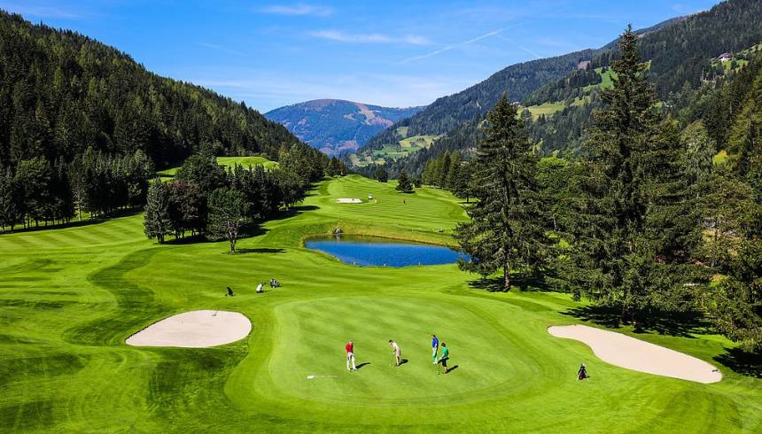 ​What can a golfer do in Carinthia?