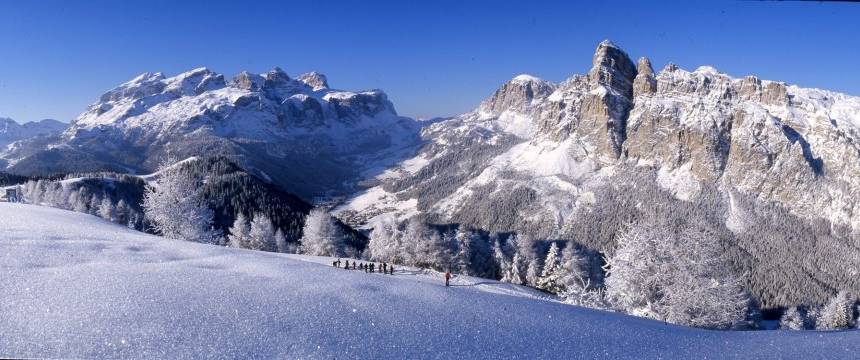 Winter novelty in Val Gardena 2016/17 -first 8-seater chairlift with heated seats in Italy